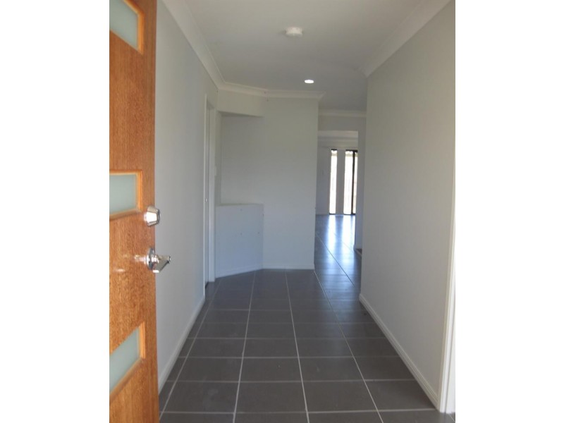 1 Alexandra  St, Brassall QLD 4305