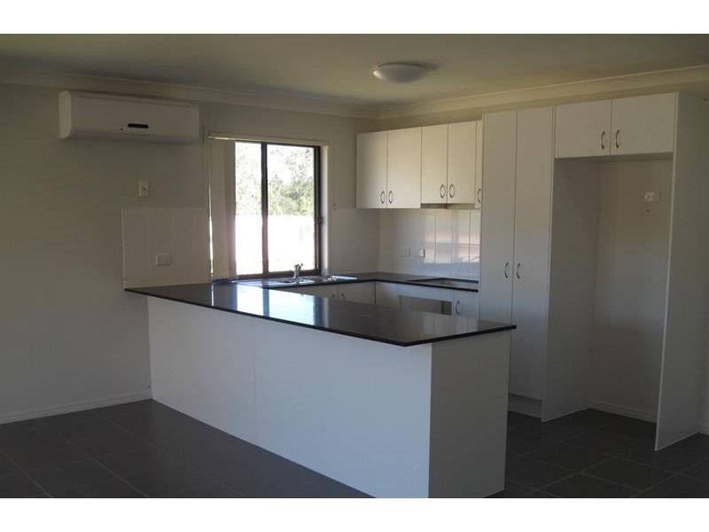 1 Alexandra  St, Brassall QLD 4305