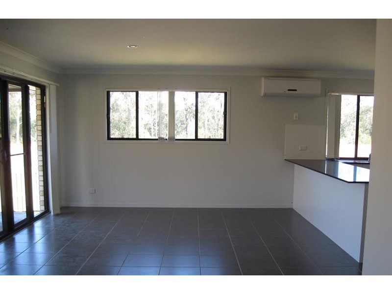 1 Alexandra  St, Brassall QLD 4305