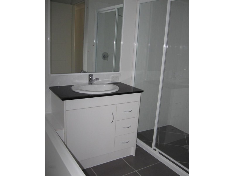 1 Alexandra  St, Brassall QLD 4305