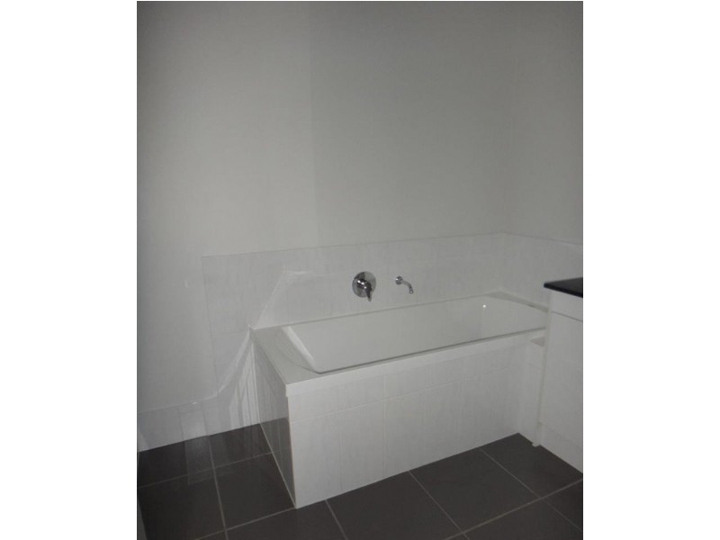 1 Alexandra  St, Brassall QLD 4305