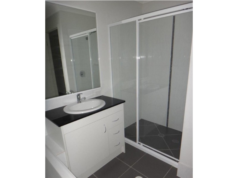 1 Alexandra  St, Brassall QLD 4305