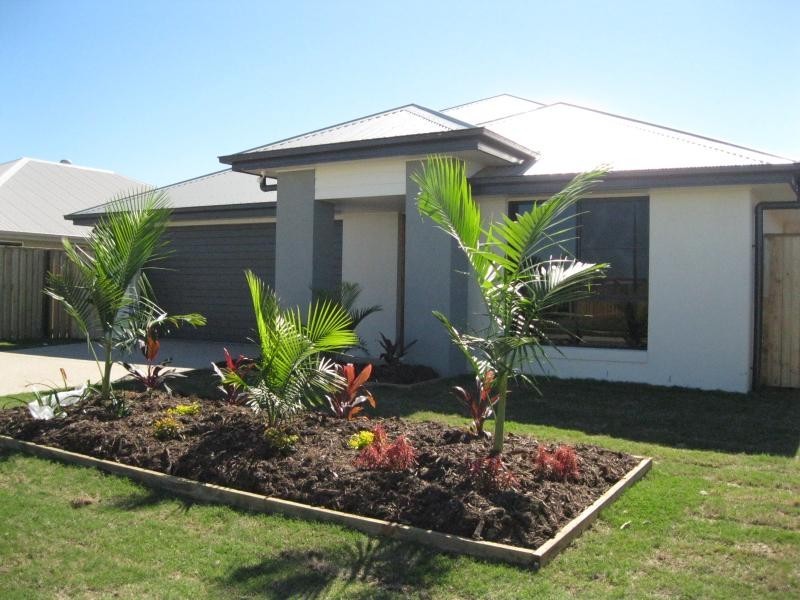 18 Trinity Pde, Blacks Beach QLD 4740