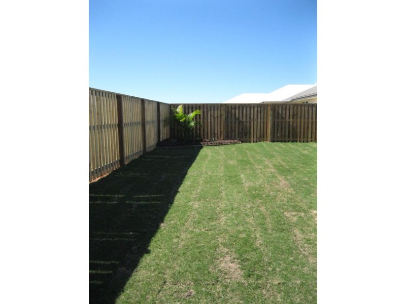 18 Trinity Pde, Blacks Beach QLD 4740