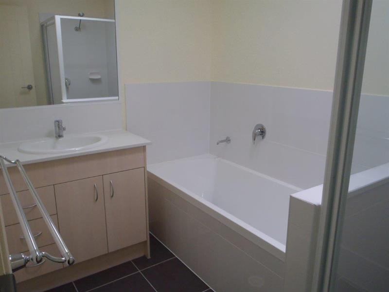 11 Sovereign Cl, Brassall QLD 4305