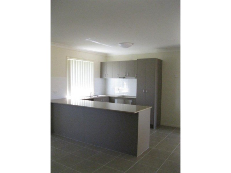 35 Barwell St, Brassall QLD 4305