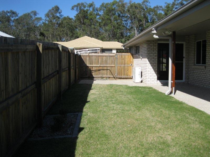 2/10 Belle  Ct, Redbank QLD 4301