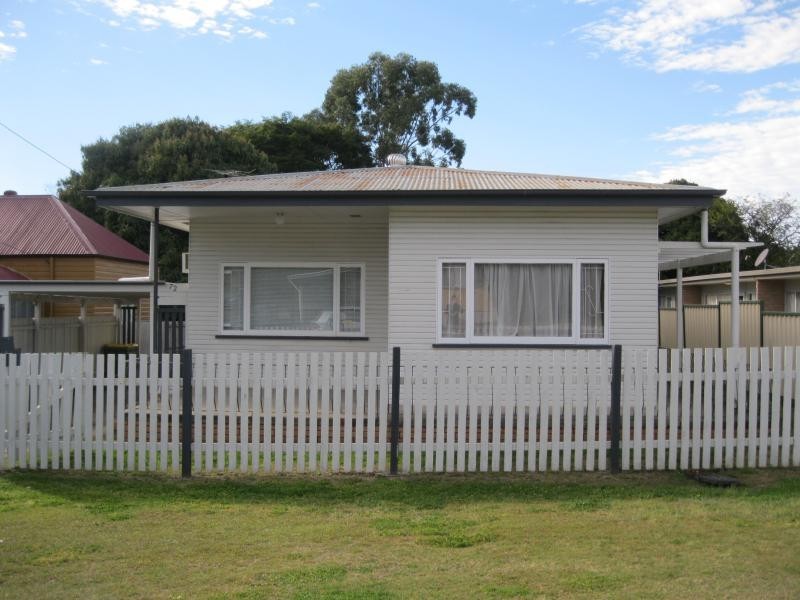 72 Cole St, Silkstone QLD 4304