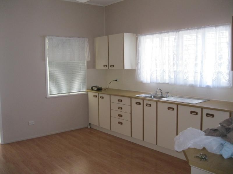 72 Cole St, Silkstone QLD 4304
