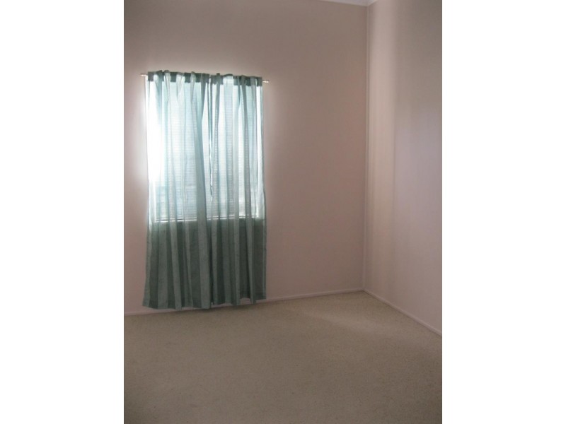 72 Cole St, Silkstone QLD 4304