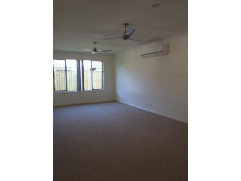 85 Newport Pde, Blacks Beach QLD 4740