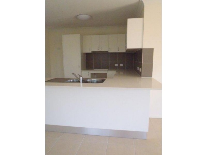 85 Newport Pde, Blacks Beach QLD 4740