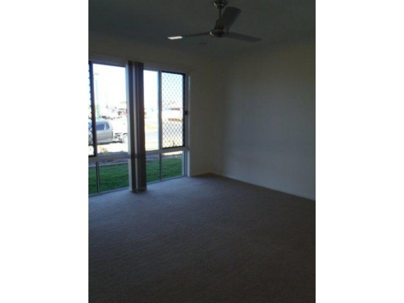 85 Newport Pde, Blacks Beach QLD 4740