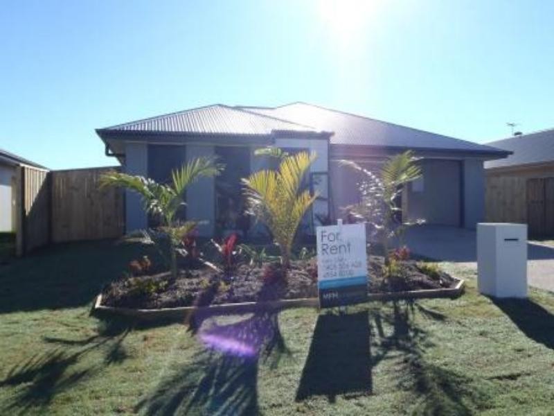 66 Newport  Pde, Blacks Beach QLD 4740