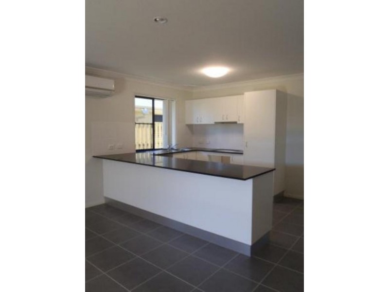 66 Newport  Pde, Blacks Beach QLD 4740