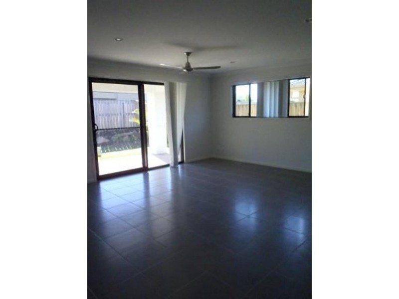 66 Newport  Pde, Blacks Beach QLD 4740