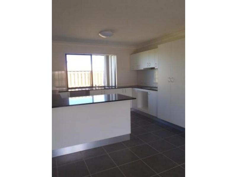 55 Newport  Pde, Blacks Beach QLD 4740