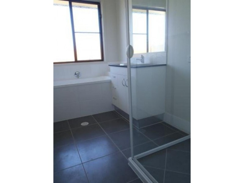 55 Newport  Pde, Blacks Beach QLD 4740
