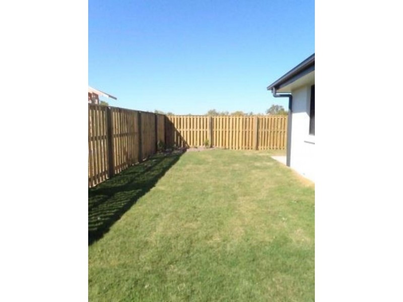 55 Newport  Pde, Blacks Beach QLD 4740