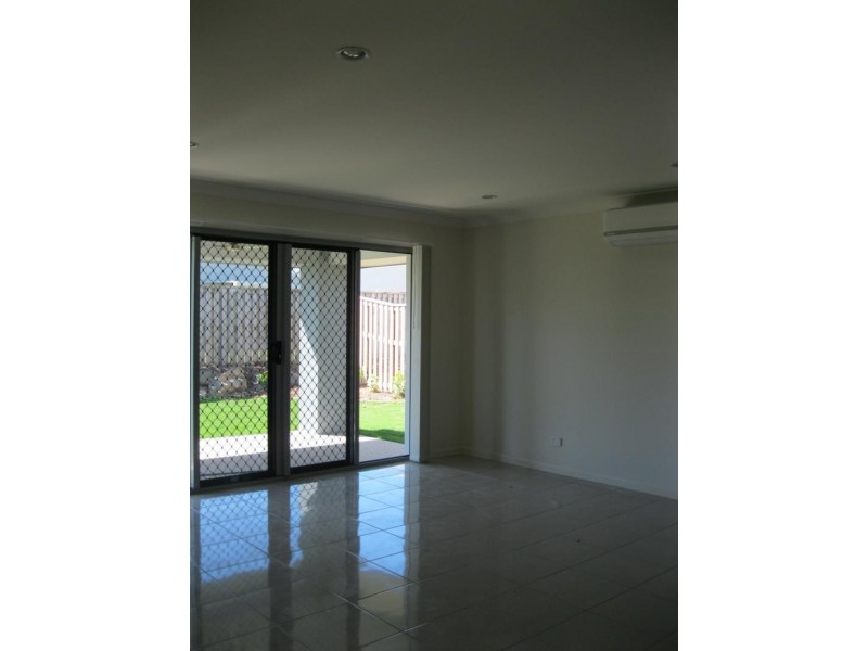 68 Newport  Pde, Blacks Beach QLD 4740