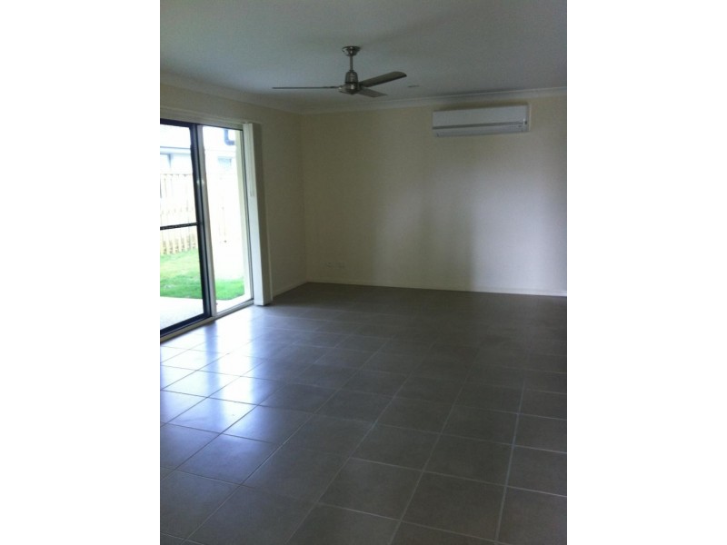 73 Newport Pde, Blacks Beach QLD 4740