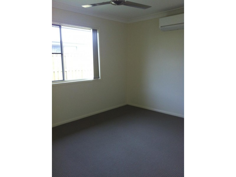 73 Newport Pde, Blacks Beach QLD 4740