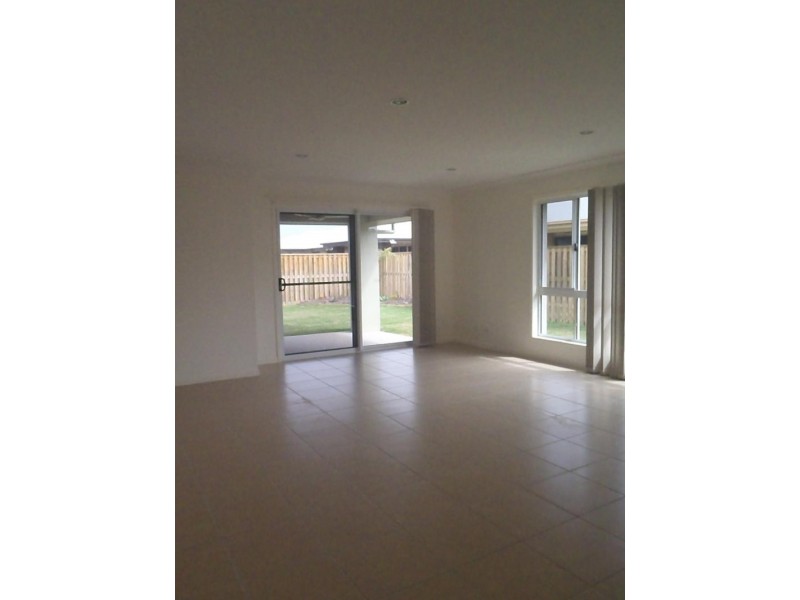 57 Schooner  Ave, Shoal Point QLD 4750