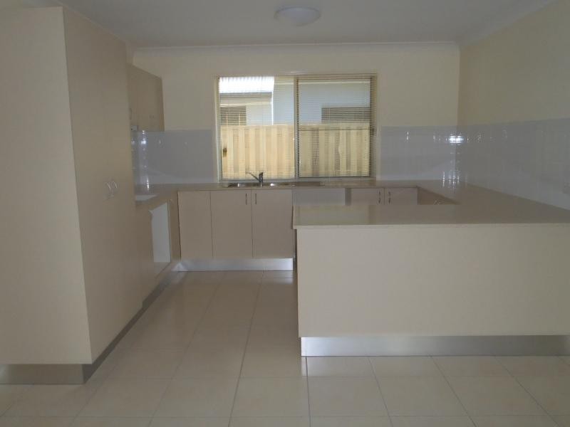 64 Newport  Pde, Blacks Beach QLD 4740
