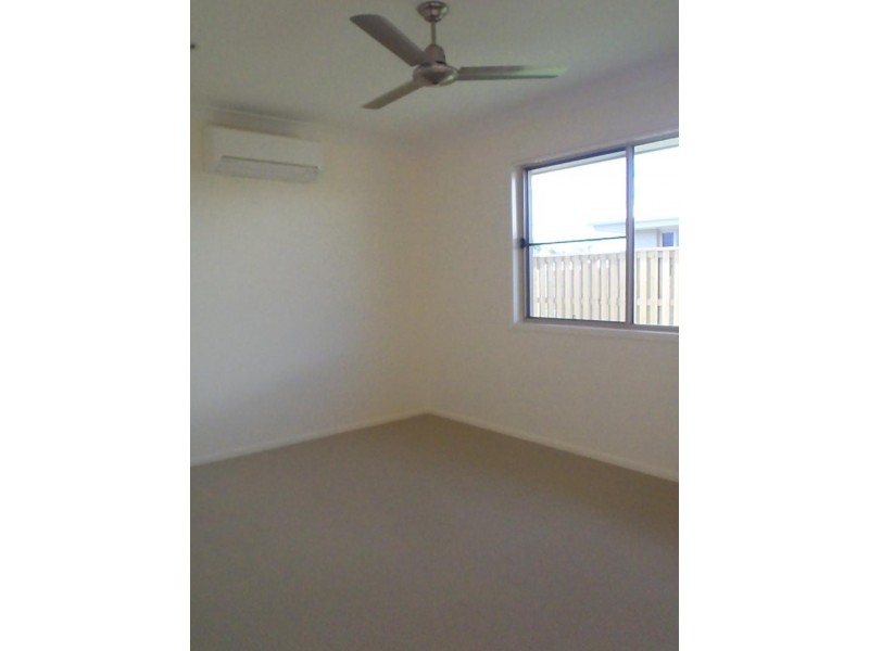 64 Newport  Pde, Blacks Beach QLD 4740