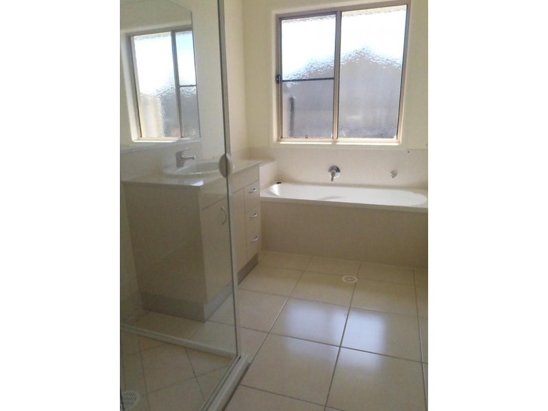 64 Newport  Pde, Blacks Beach QLD 4740