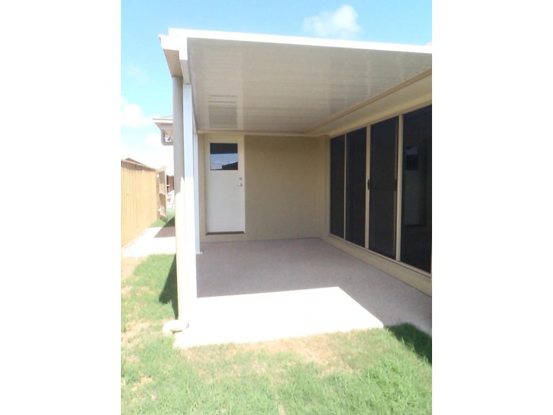64 Newport  Pde, Blacks Beach QLD 4740