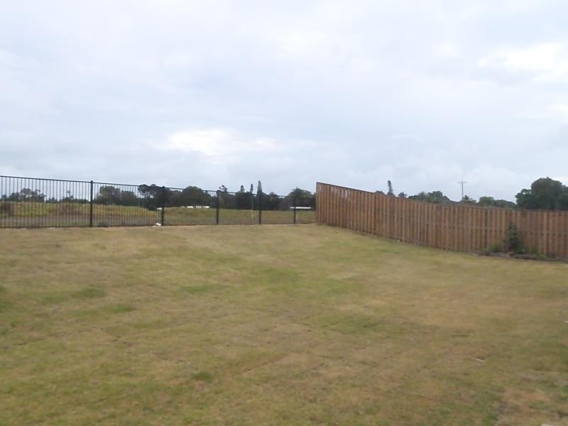 54 Schooner Ave, Bucasia QLD 4750