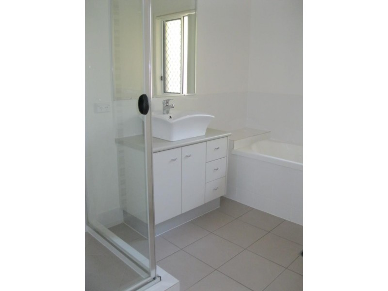 6 Driftwood Pl, Springfield Lakes QLD 4300