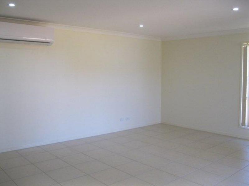 17 Neptune Cres, Brassall QLD 4305