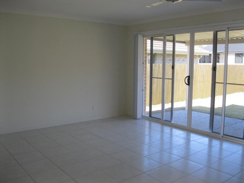 3 Nicole  Ct, Redbank QLD 4301