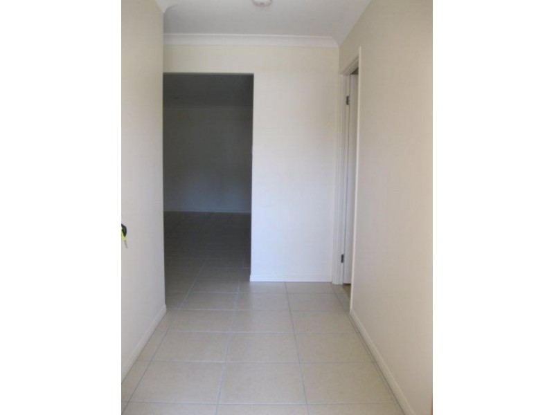 5 Nicole Ct, Redbank QLD 4301