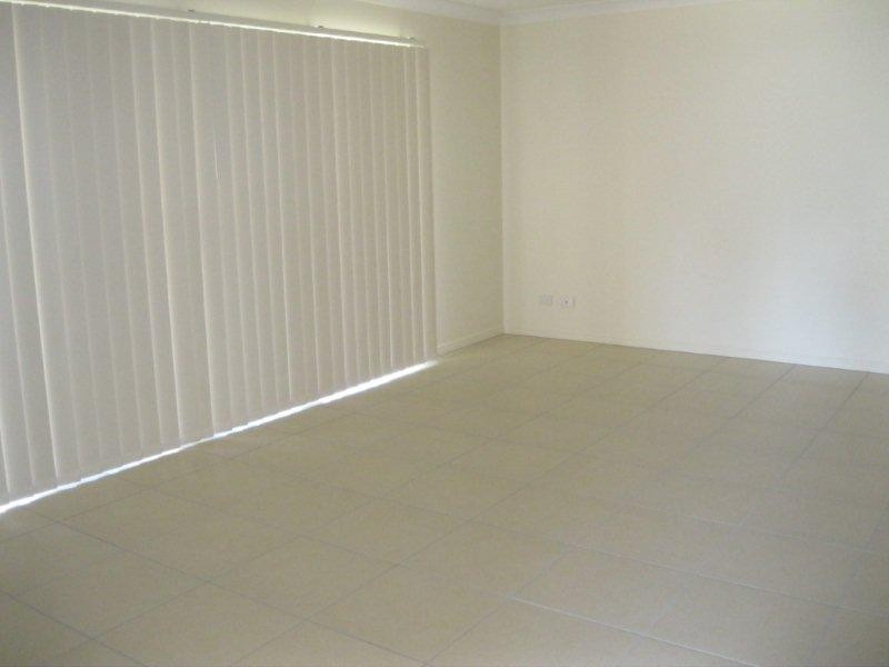 5 Nicole Ct, Redbank QLD 4301