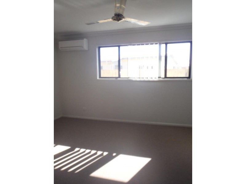 48 Newport Pde, Blacks Beach QLD 4740