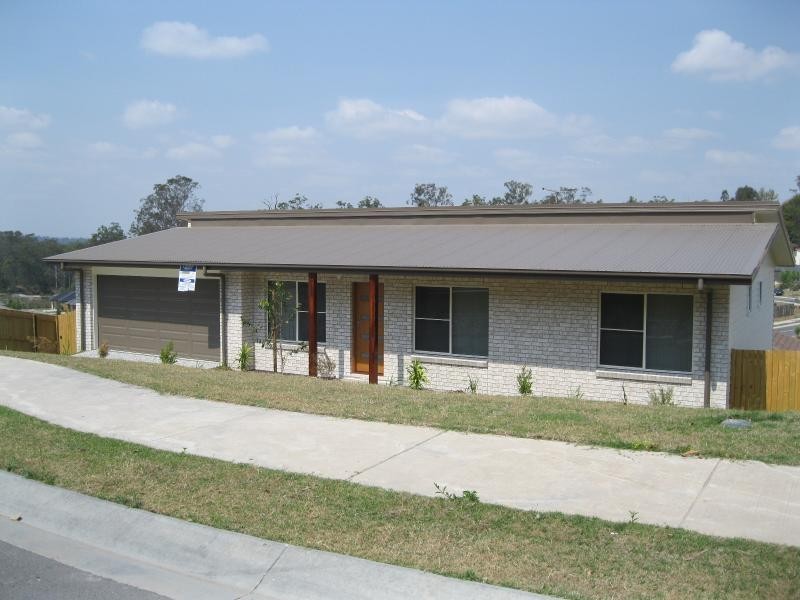 32  Barwell St, Brassall QLD 4305