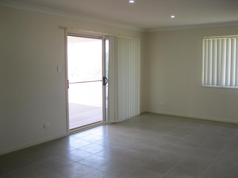 32  Barwell St, Brassall QLD 4305