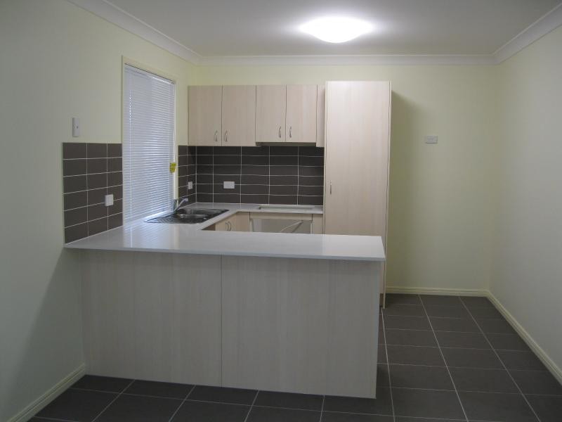 27 Barwell  St, Brassall QLD 4305