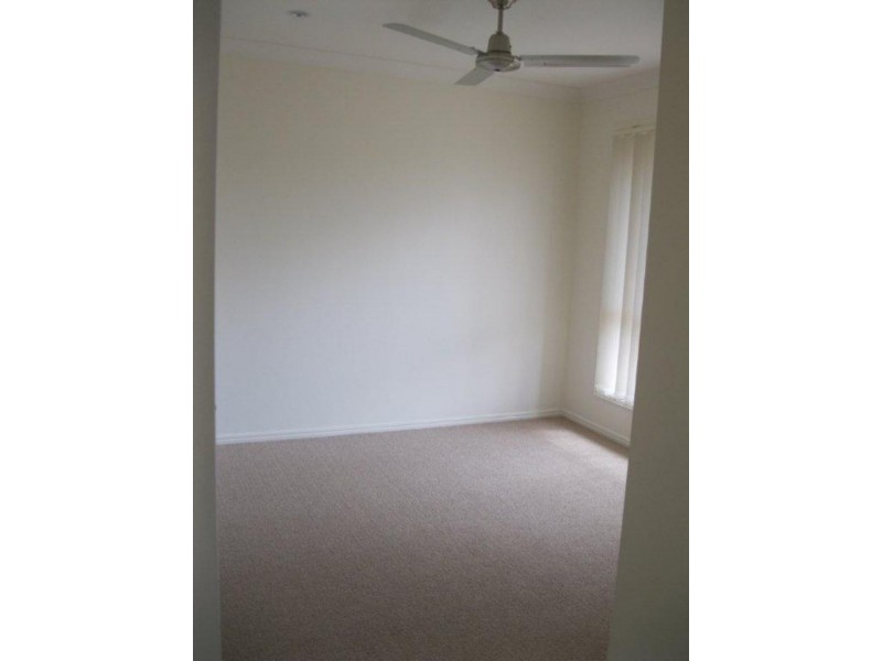 25 Friendship Pl, Brassall QLD 4305