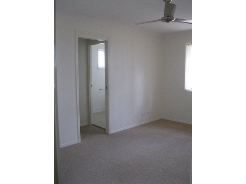 25 Friendship Pl, Brassall QLD 4305