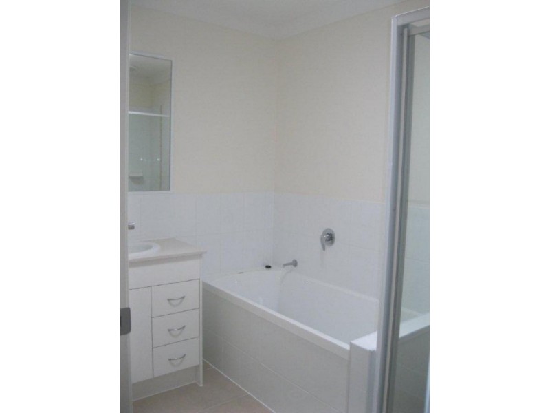 25 Friendship Pl, Brassall QLD 4305