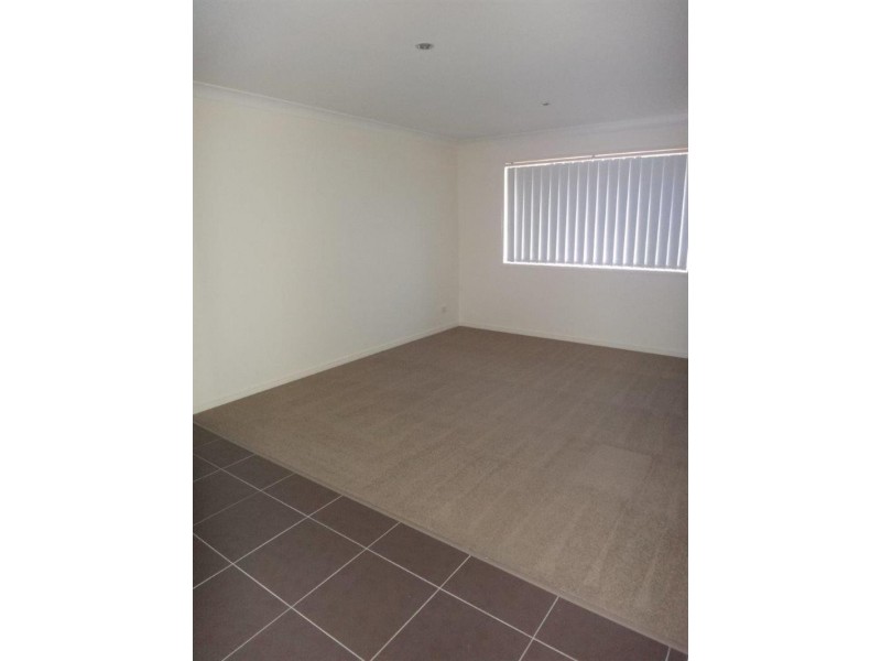 34 Henderson  St, Redbank QLD 4301