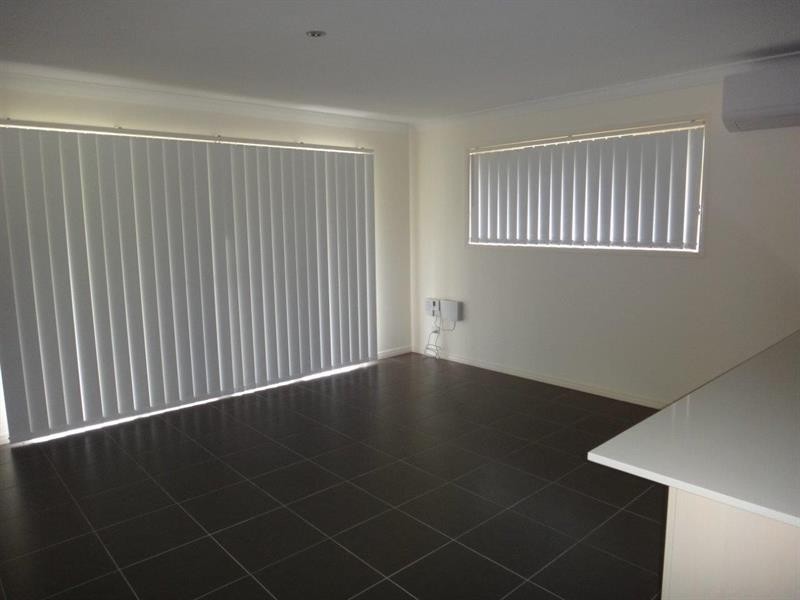 34 Henderson  St, Redbank QLD 4301