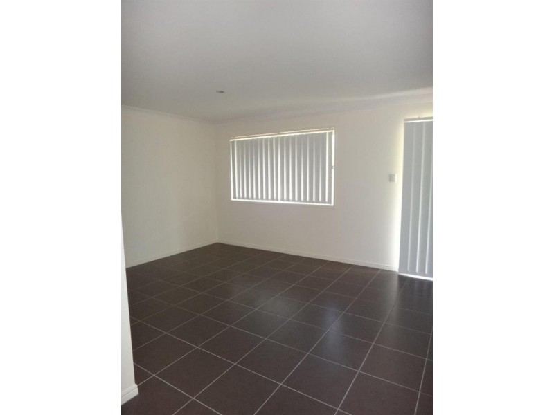 34 Henderson  St, Redbank QLD 4301