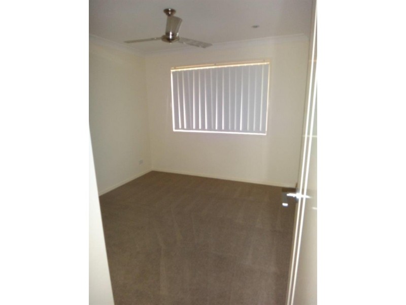 34 Henderson  St, Redbank QLD 4301