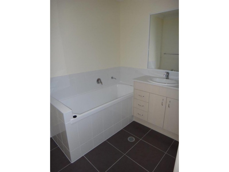 34 Henderson  St, Redbank QLD 4301