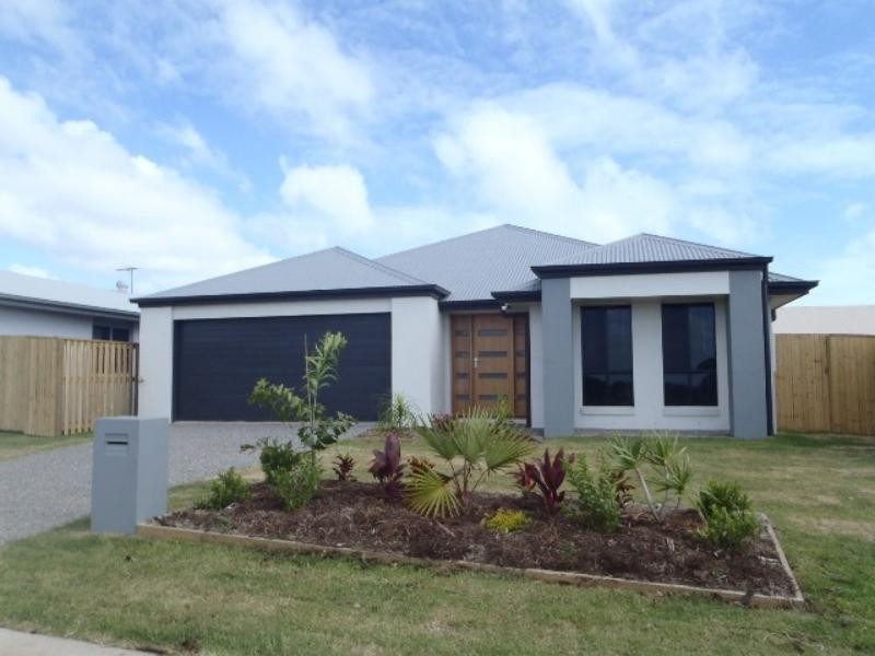 124 Whitehaven Dr, Blacks Beach QLD 4740